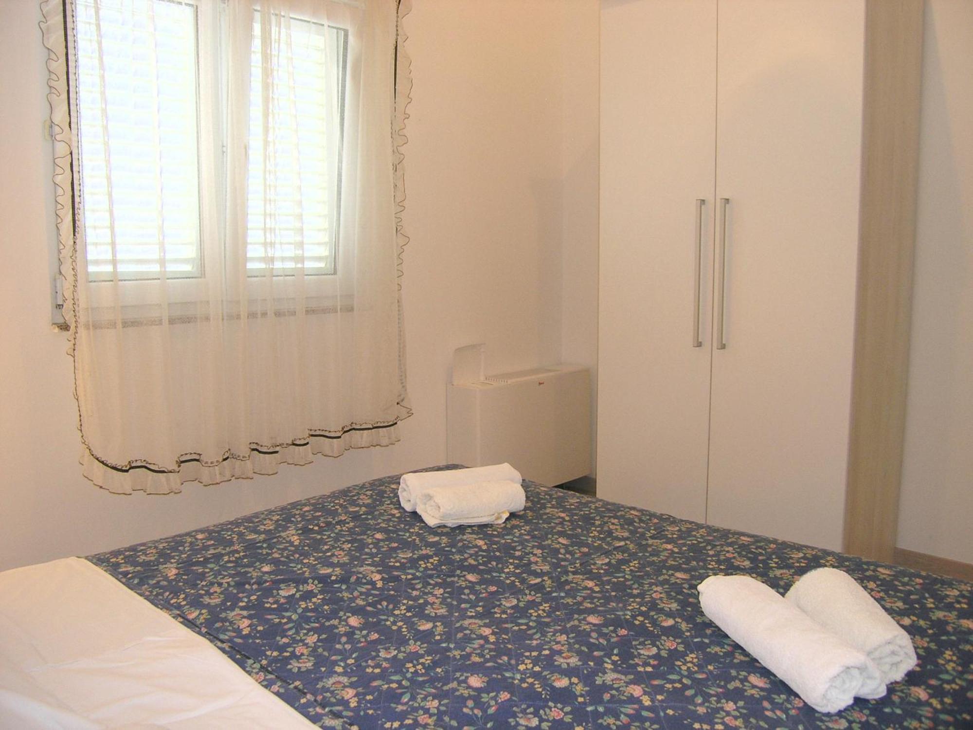 Apartments Sokolovic Krk Town Buitenkant foto