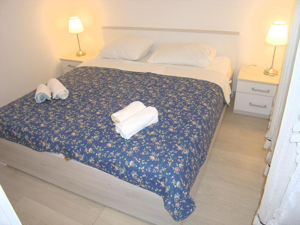 Apartments Sokolovic Krk Town Buitenkant foto