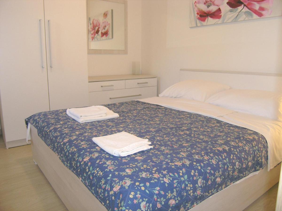 Apartments Sokolovic Krk Town Buitenkant foto