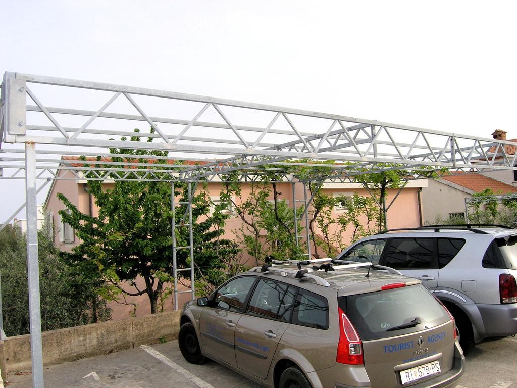 Apartments Sokolovic Krk Town Buitenkant foto