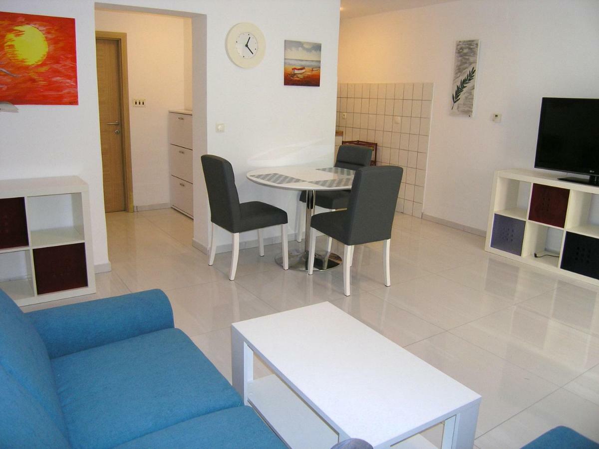 Apartments Sokolovic Krk Town Buitenkant foto