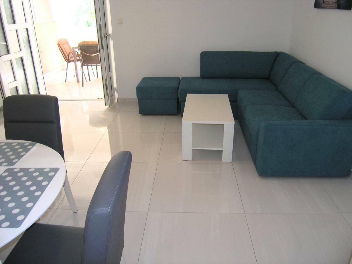 Apartments Sokolovic Krk Town Buitenkant foto