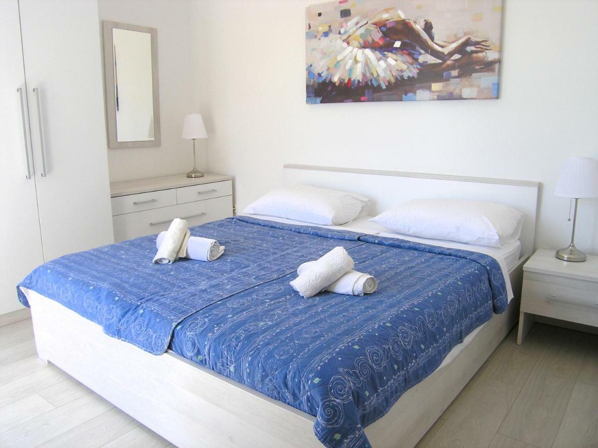 Apartments Sokolovic Krk Town Buitenkant foto