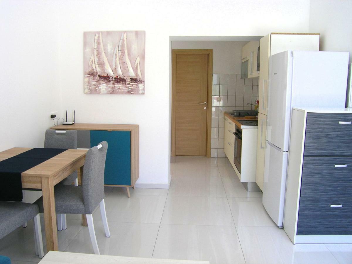 Apartments Sokolovic Krk Town Buitenkant foto