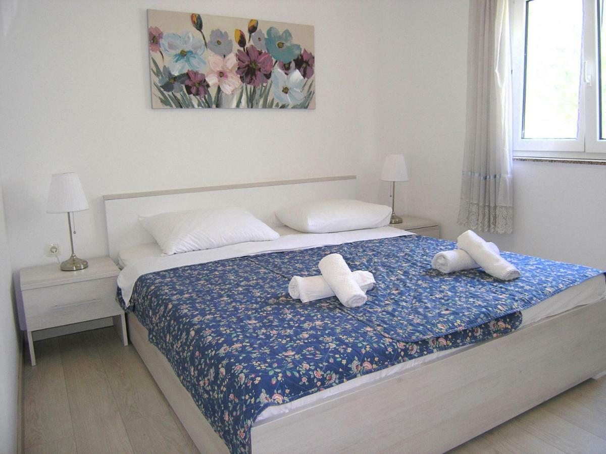 Apartments Sokolovic Krk Town Buitenkant foto