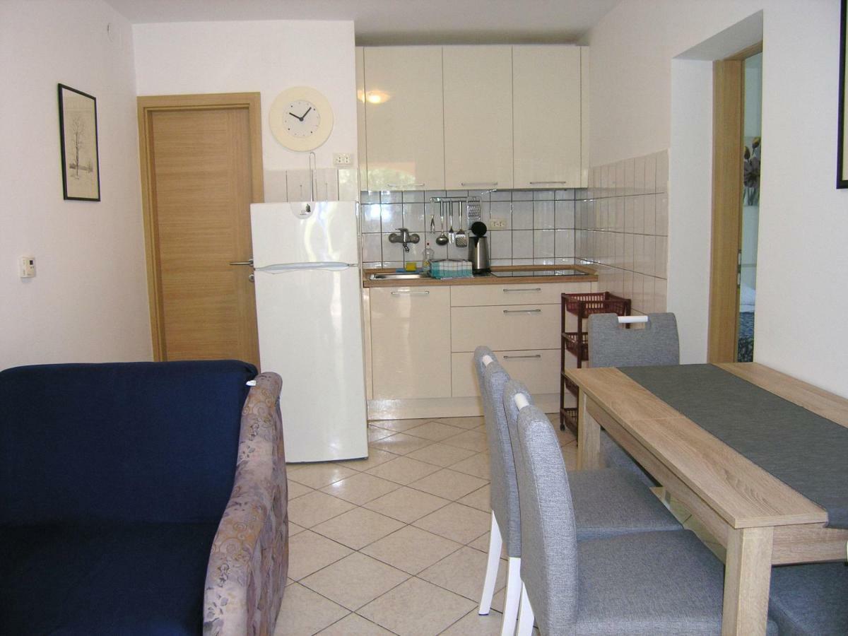Apartments Sokolovic Krk Town Buitenkant foto