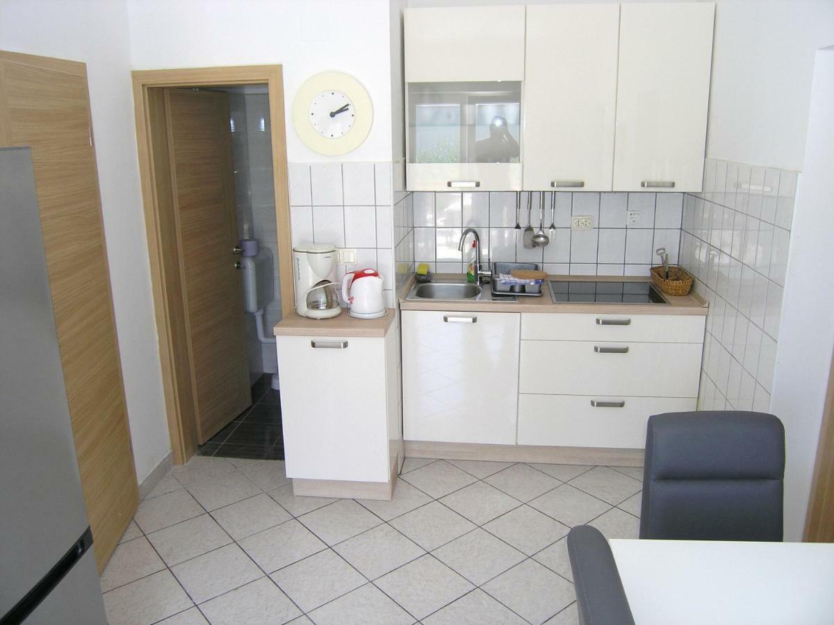 Apartments Sokolovic Krk Town Buitenkant foto